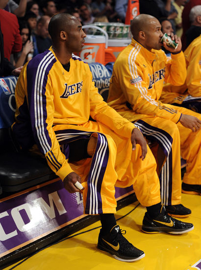 来自世界各 来自世界各